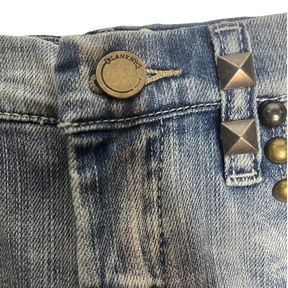 Blank NYC Distressed Studded Mini Denim Shorts 25 - Picture 6 of 15